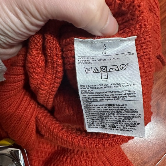 Banana Republic TEXTURED SLEEVELESS TURTLENECK orange vest sweater - Picture 6 of 6